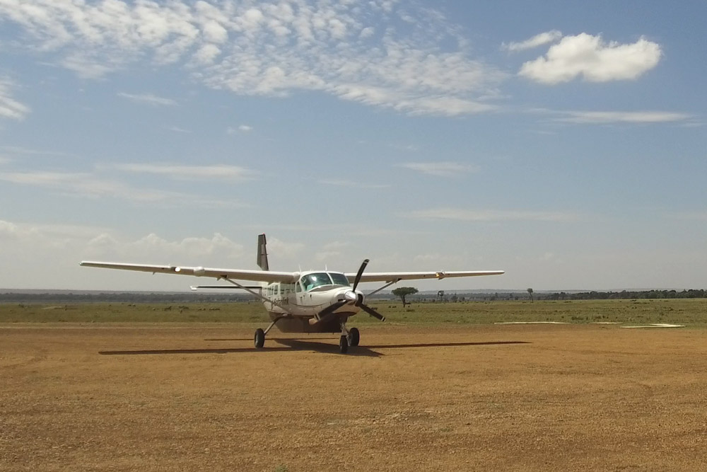 Bush flight into the Maasai Mara - Scott Dubois