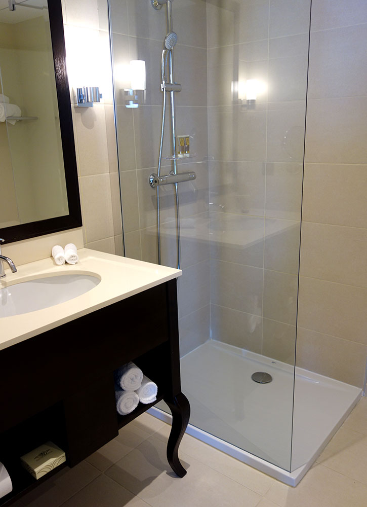 The bath of our room at Hotel des Gouverneurs in Bastia, France - Photo by Hideaway Report editor