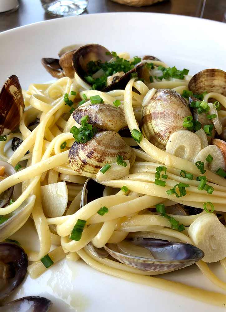 Spaghetti with clams from Le Voilier in Bonifacio, France - Photo by Hideaway Report editor
