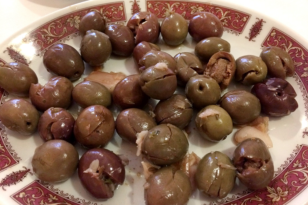 Marinated olives at <em>Enrique Becerra</em> - Photo by Hideaway Report editor