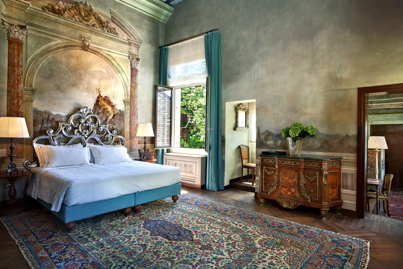 “Zaffiro” bedroom at Villa F  - © THE BAUERs