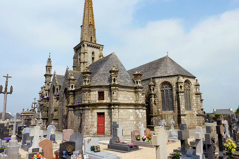 Saint-Derrien church and cemetery in the heart of Commana - © Moreau Henri / Wikimedia
