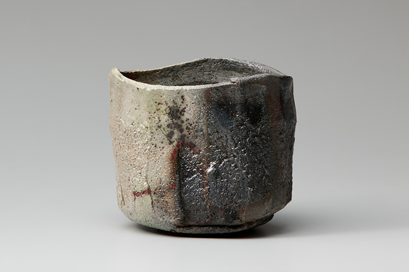 Raku tea bowl, yakinuki type, named Hakuraku (Sacred White Horse) by Raku Kichizaemon XV - © Collection of the Raku Museum