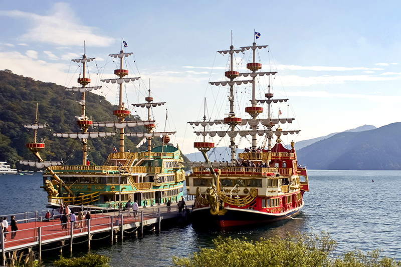Pirate-style galleons on Lake Ashi - © Catherine Philip/iStock/Thinkstock 